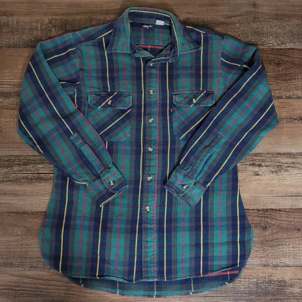 Vintage 70s Levi's Heavyweight Flannel Blue Tag Size Medium in Green and Blue